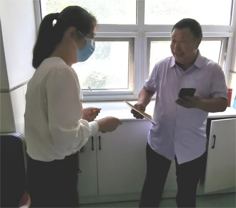 真情慰問暖人心，擇立集團(tuán)探望員工住院家屬