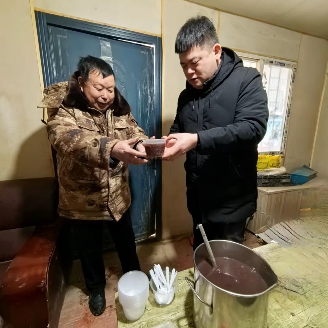 關愛“粥”到，情暖臘八